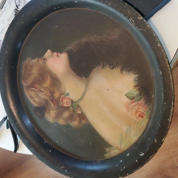 Nice Victorian heavy tray may be reproduction from 50s or 60s?? Not sure of age - Picture 5 of 17